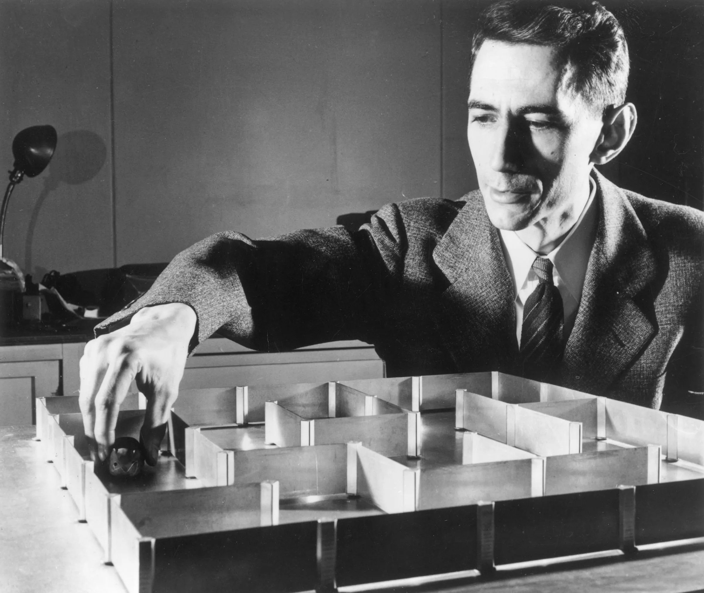 Claude Shannon và sự ra đời của kỷ nguyên thông tin - I